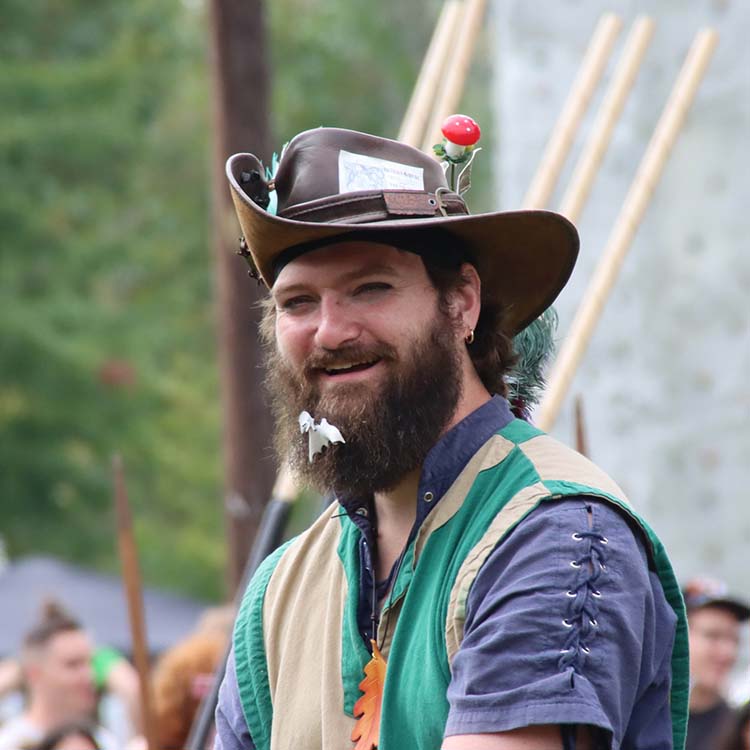 Squire Eustass working on the lyst during a joust with the Knights of the New Order.